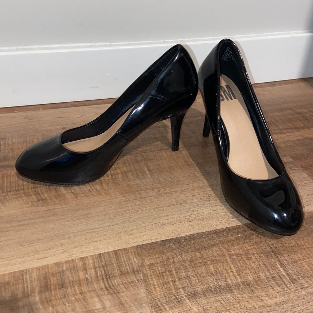 NEW! Steve Madden, Glossy Black Heels, Size 8